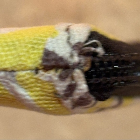 COPY - Thirty-One Floral Wristlet Clutch - Picture 14 of 14